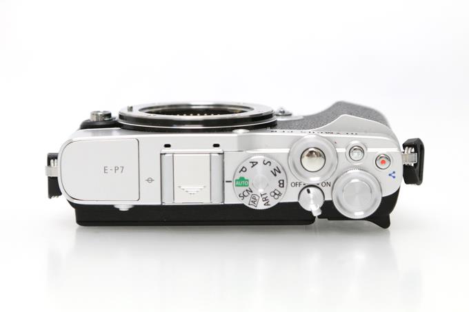 PEN E-P7 ボディ シルバー シャッター回数 780回以下 S1492-2C3
