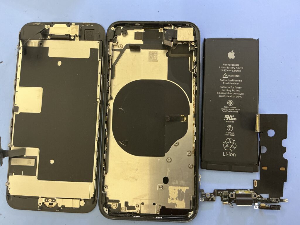 充電ができず電源も入らないiPhone SE2(2020)の修理も即日対応