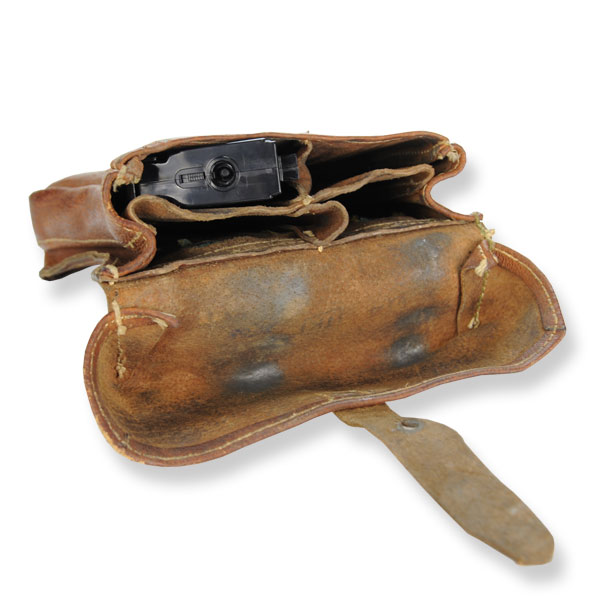 チェコ軍放出品 マガジンポーチ Vz58マガジン用 レザー製 | ミリタリー