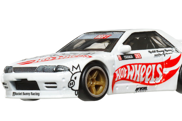 ド迫力ワイドに仕上がった、ホットウィールリバリーのR32GT-Rパンデム