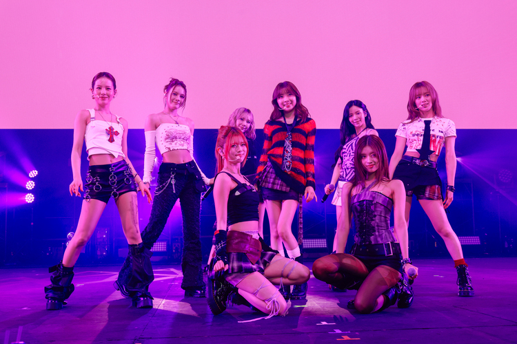 NiziU - COUNTDOWN JAPAN 25/26 ライブ写真＆セットリスト｜音楽情報