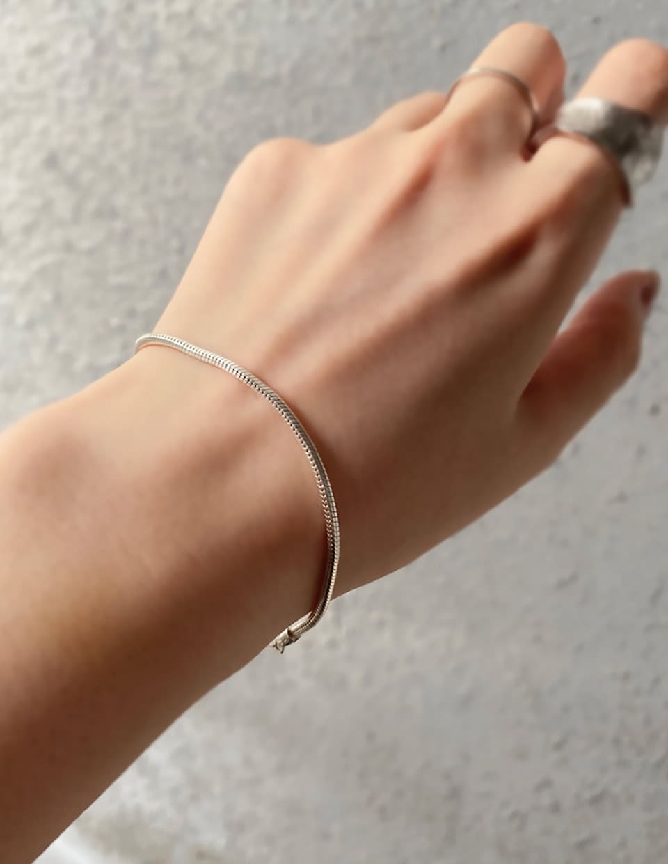 スネークチェーンブレスレット シルバー925 – 金属アレルギー対応の