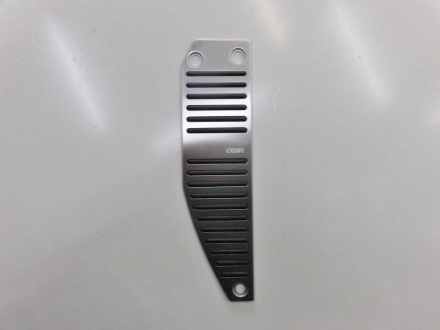 AUDI アウディ TT 8J RSスタイルフロントグリル&OSIR フットレスト装着