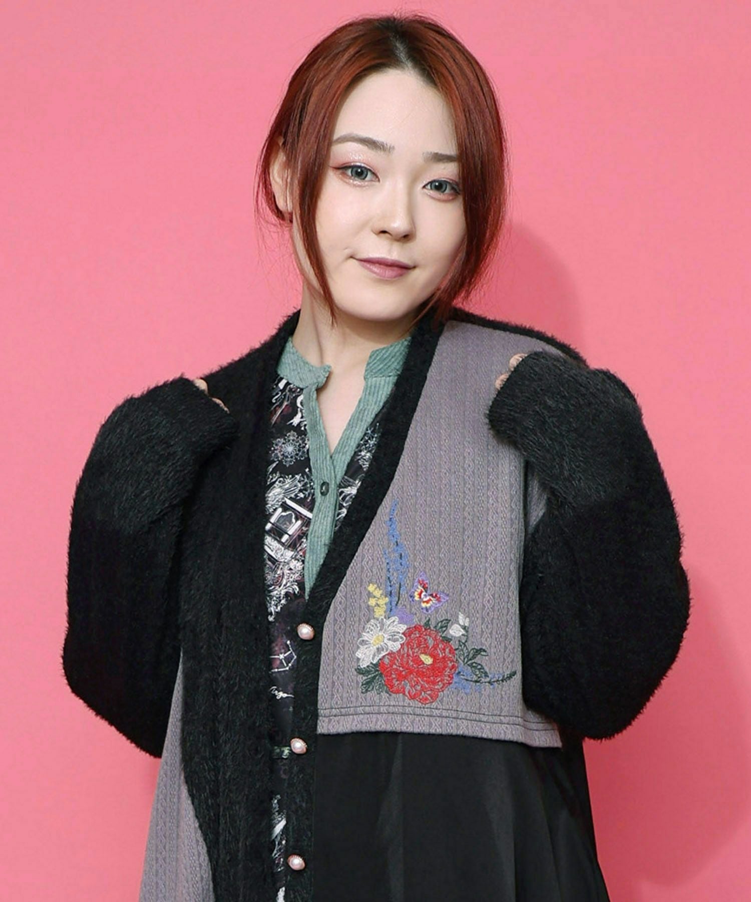 553266：3素材ミックス花×蝶刺繍カーディガンの通販-ScoLar