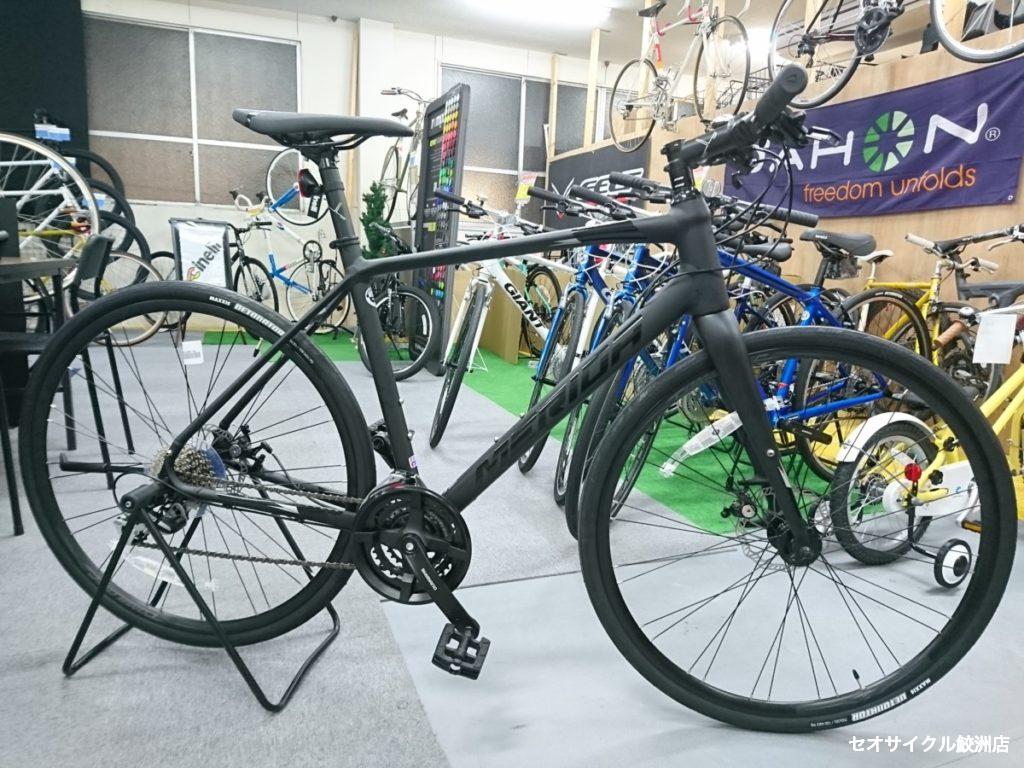 真っ黒のクロスバイクならメリダ グランスピード80MD | セオサイクル