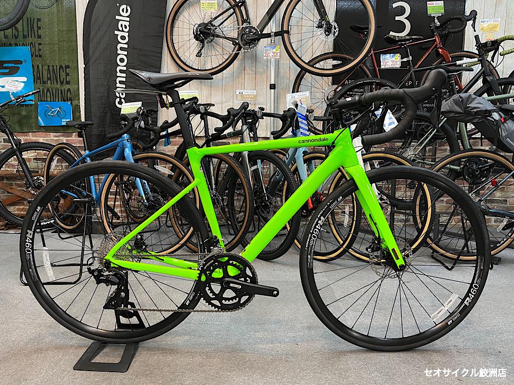 ライムグリーンのロードバイク cannondale CAAD13 DISC 105 Acid