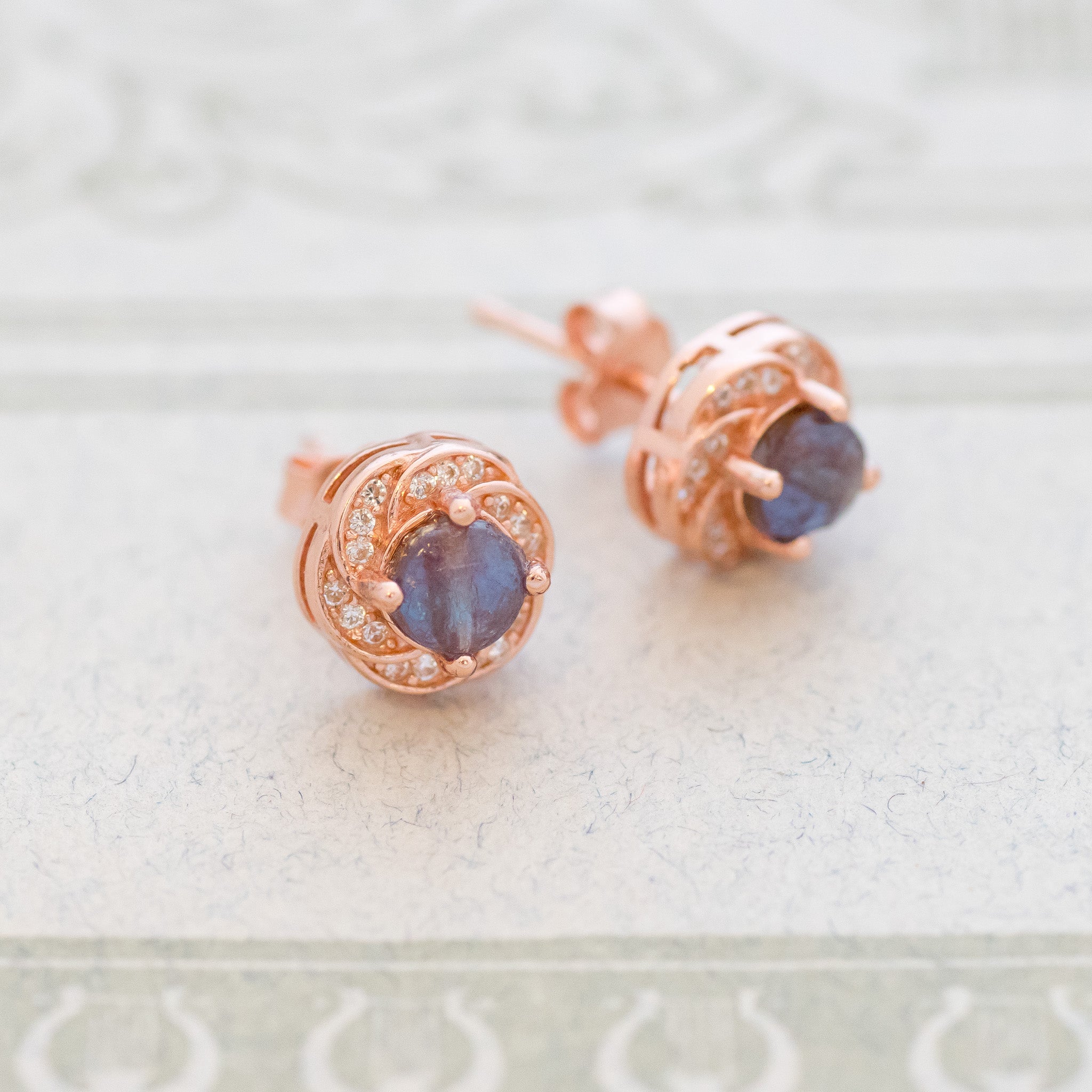 アンティークサフィレットピアス