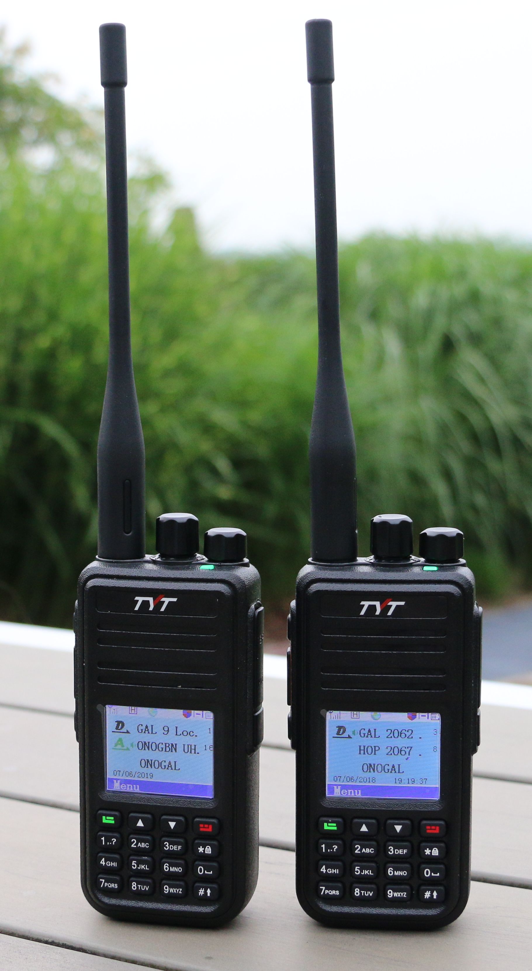 新しいTYT MD-UV380 DMRデジタルモバイルラジオデュアルバンドUHFVHF