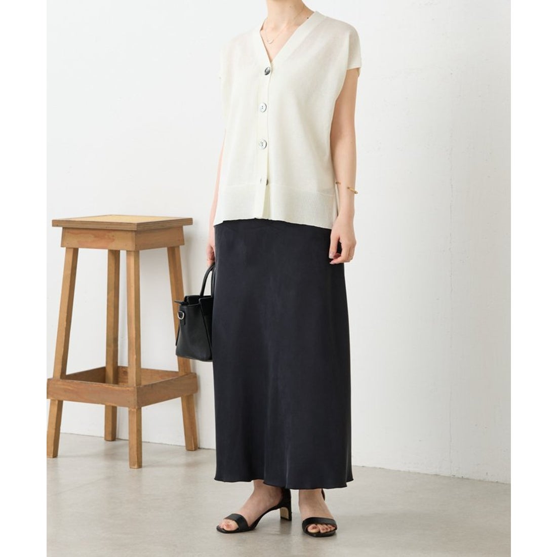 ビアズリー BEARDSLEY バックテールスカート （black） - ファッション