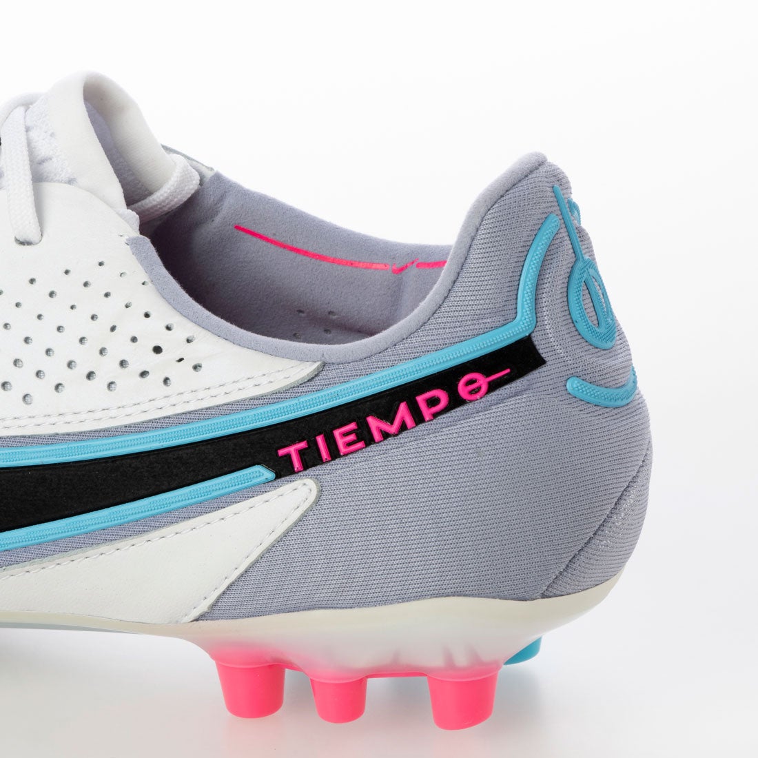 NIKE ナイキ ティエンポ レジェンド 9 エリート AG-PRO(ホワイト