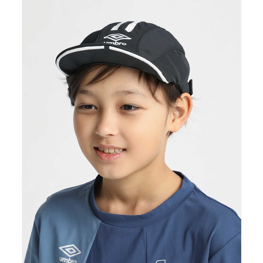 umbro ジュニアクーリングフットボールプラクティスキャップ