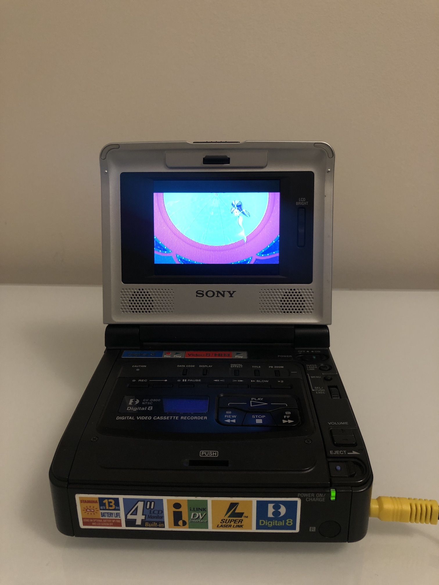 Sony GV-D800 Video Walkman | Sunthar's Super Sector