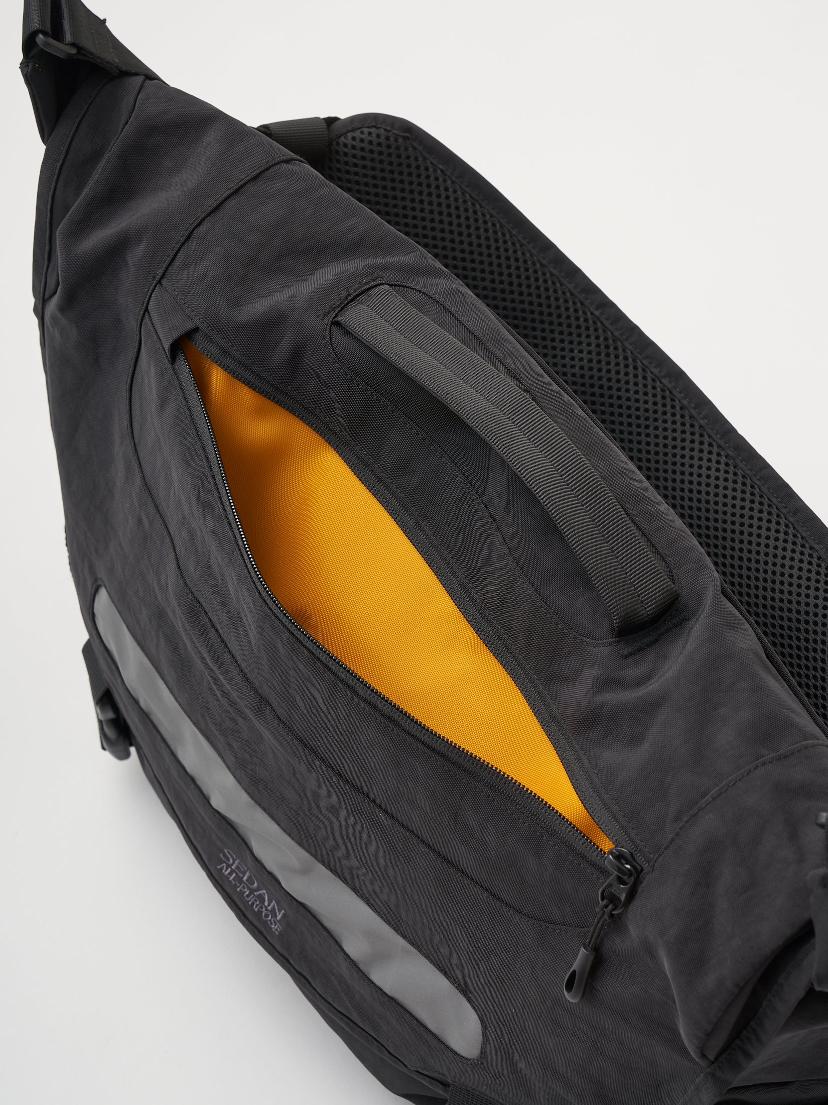Overdyed Nylon Messenger Bag – SEDAN ALL-PURPOSE ONLINE STORE