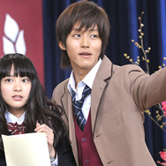 武井咲、“昭和女”に共感？ 最新作『今日、恋をはじめます』の現場から