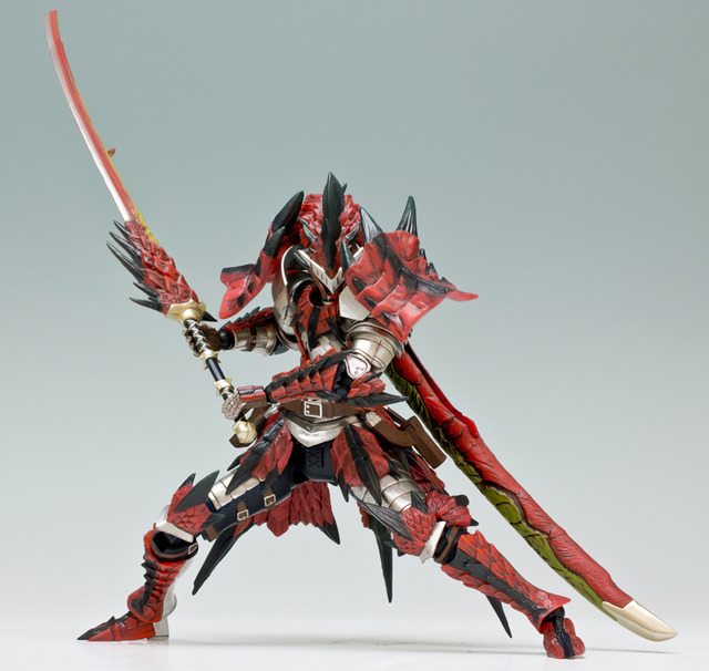 フル可動レウス装備に、発掘装備バージョンの肩パーツ付属が判明 ─ 新