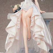 ドレスに美肌が透き通る…！『アズレン』上品な「カリブディス」が