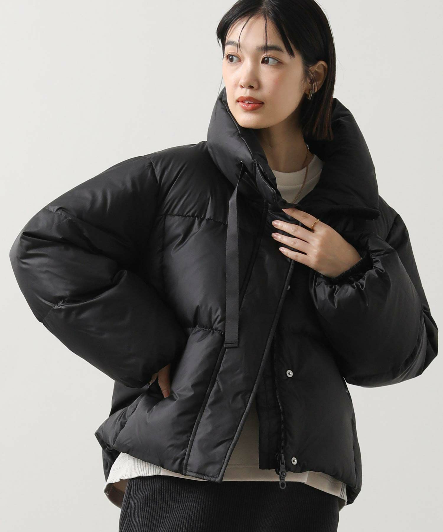 Gready Brilliantスタンドネックショートダウン | SEKIMIKI Online