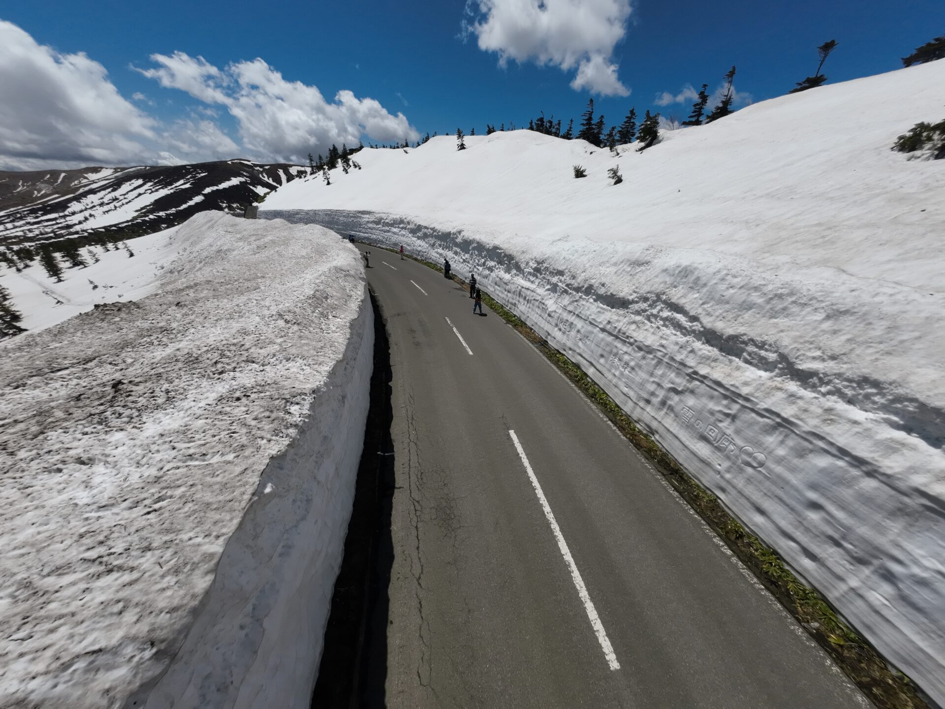 志賀草津高原ルート 雪の回廊の様子 2025年4月24日撮影 – 【公式】草津