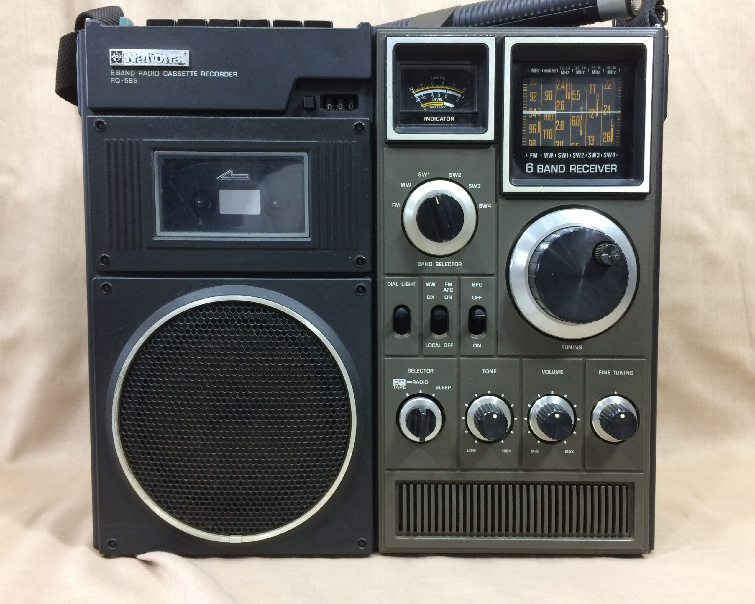 ナショナル RQ-585 – BCLブームを狙った欲張りラジカセ | 【昭和レトロ