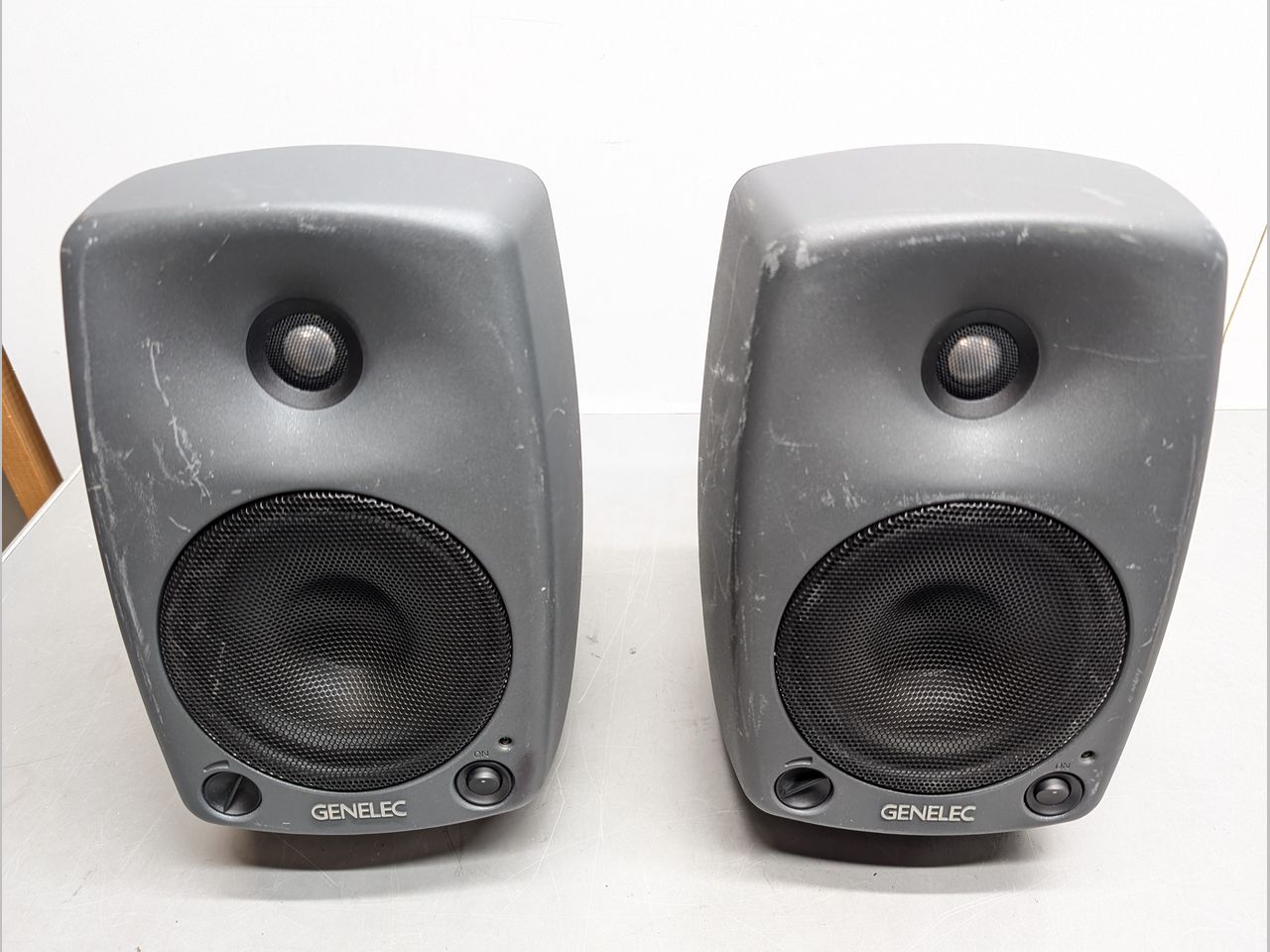 GENELEC 8030A モニタースピーカー(ペア) | VIVID Online Shop