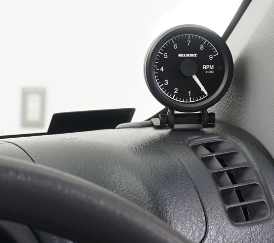 pivot ピボット GT GAUGE-52 タコメーター(白)Φ52 ノアハイブリッド
