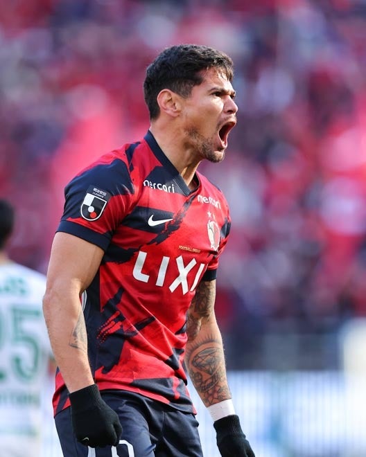 画像】鹿島に誕生した強力2トップ！鹿島の新9番 レオ・セアラ