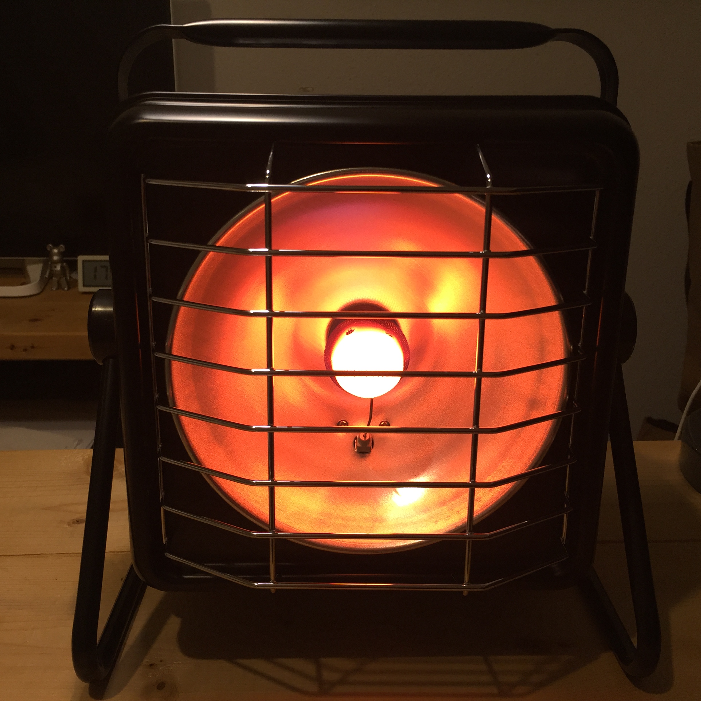 冬キャンプの暖房におすすめ！｜ユニフレーム「ワームⅡ 」のレビュー