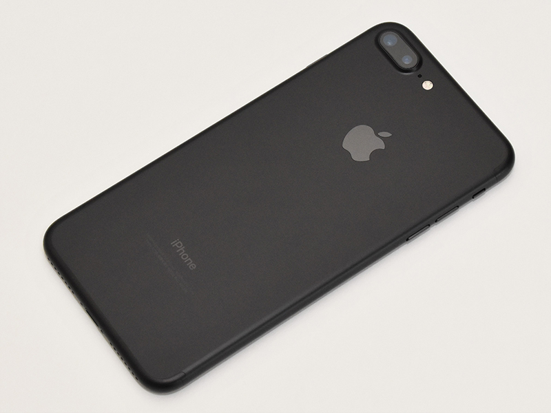 Apple iPhone 7 Plus（ブラック）を購入。外観デザインやファースト