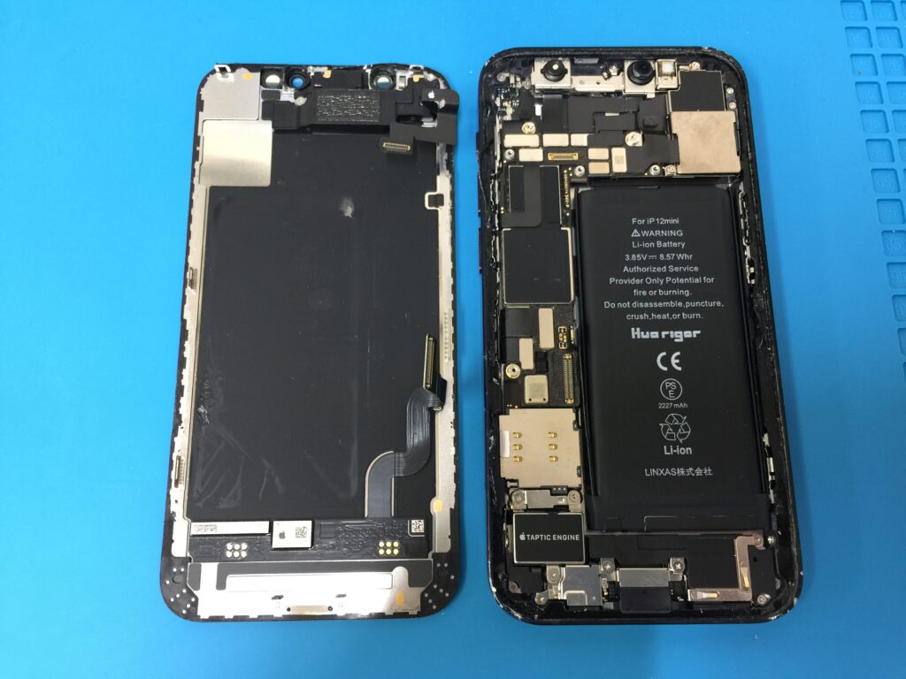 iPhone 12 mini】画面左下角からガラスが割れて緑と白の縦線と黒いシミ
