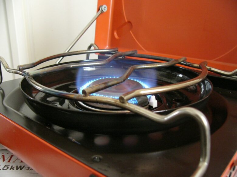 イワタニのカセットコンロ「マーベラス」をレビュー！キャンプに持って