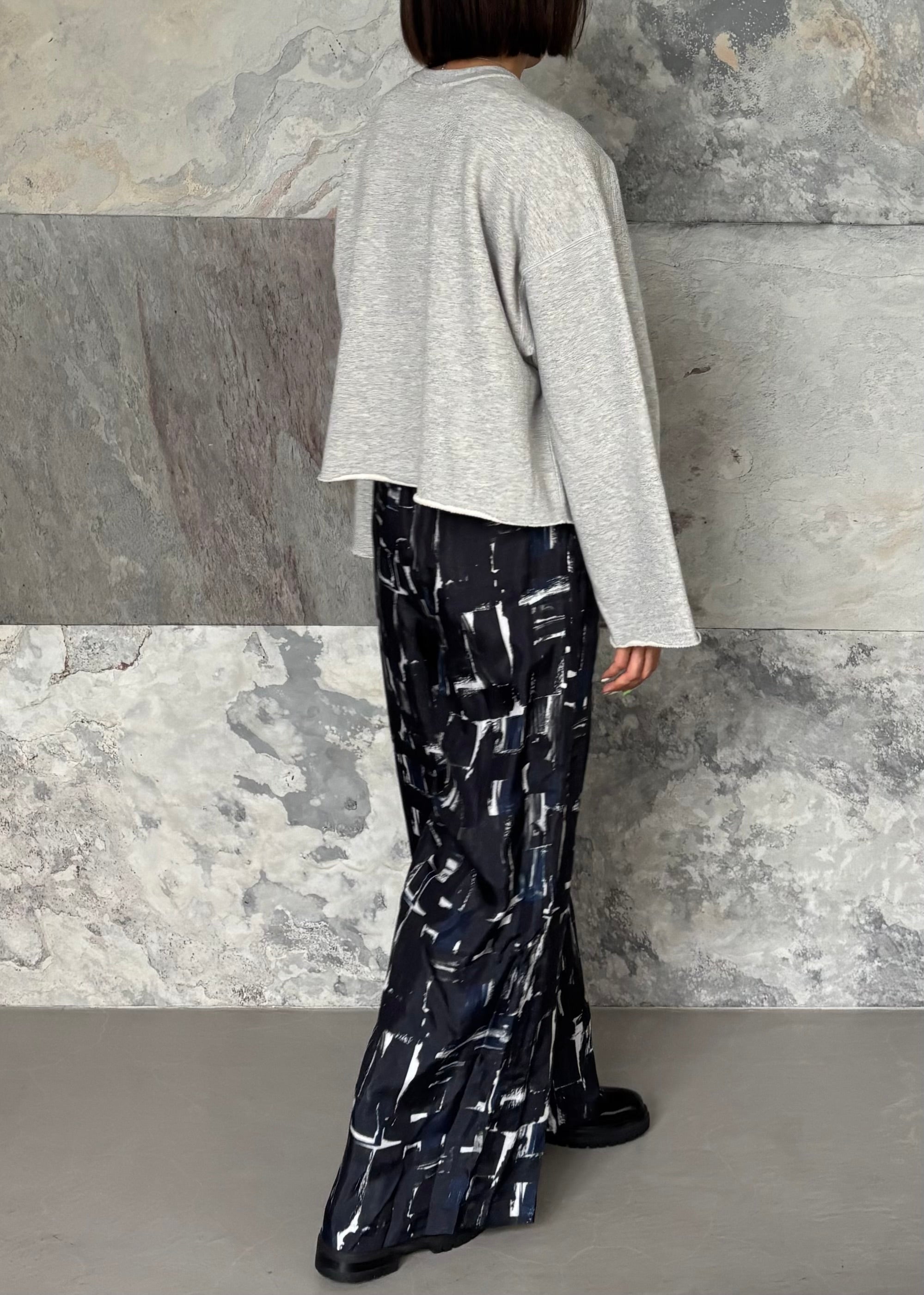 SACRA/PREMIUM FLEECE CROPPED TOP – SPITIFARO