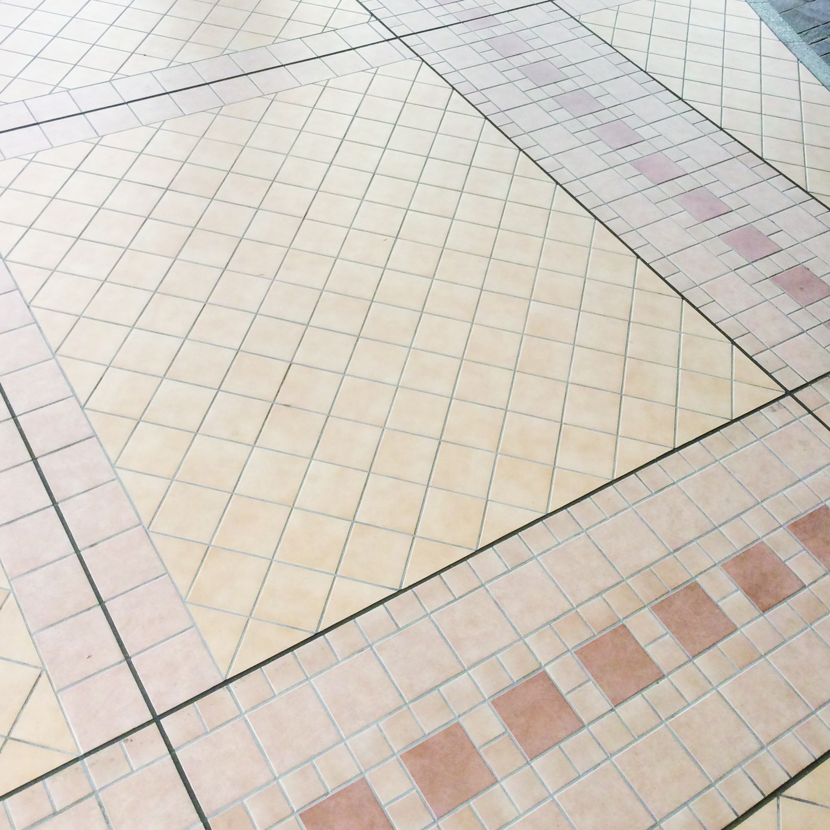 プリモス | スワンタイル | 株式会社日東製陶所 株式会社TChic（ティー