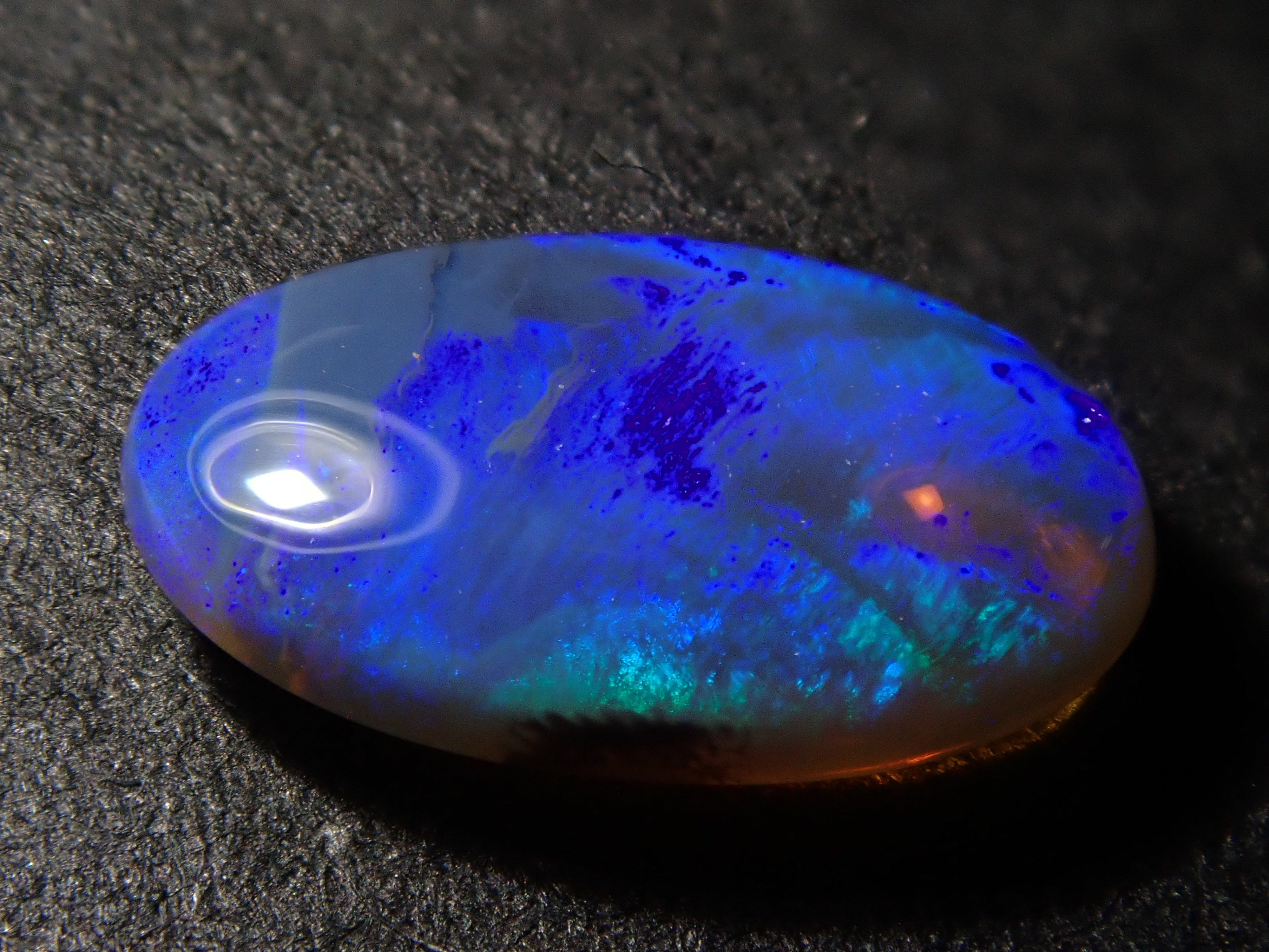 ブラックオパール 0.679ctルース