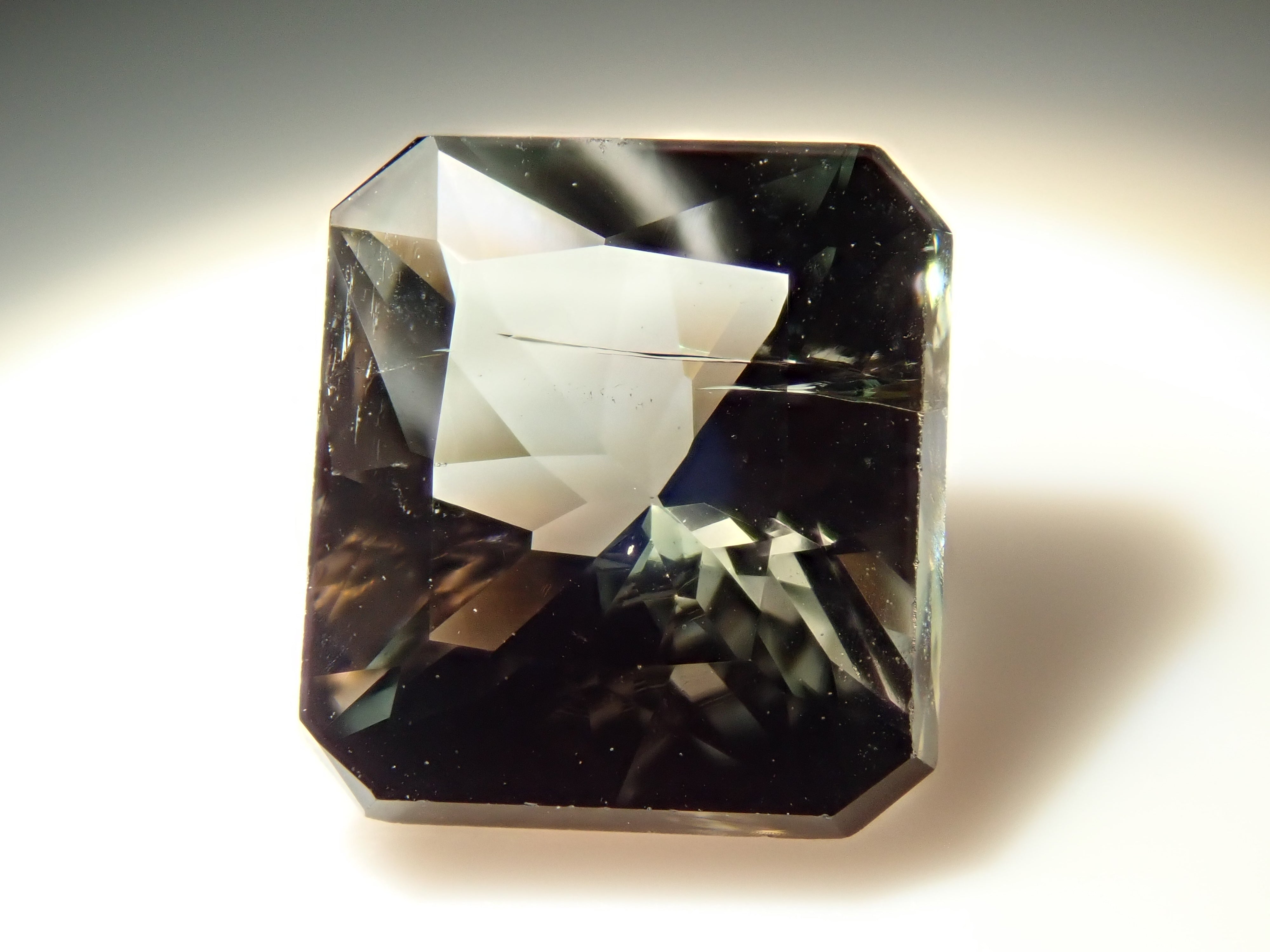 ブラジル産バイカラートルマリン 1.953ctルース