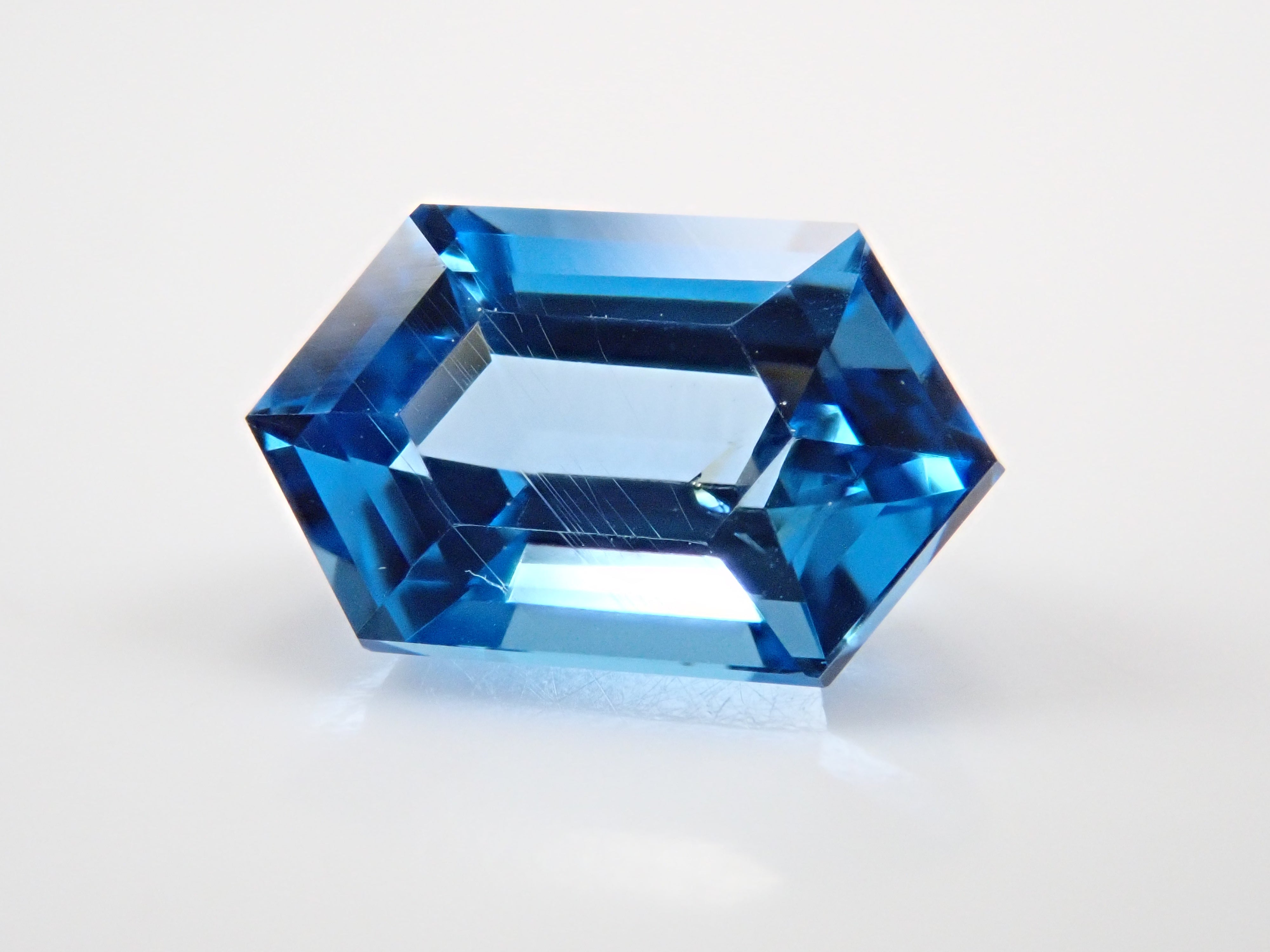 スイスブルートパーズ 1.179ctルース