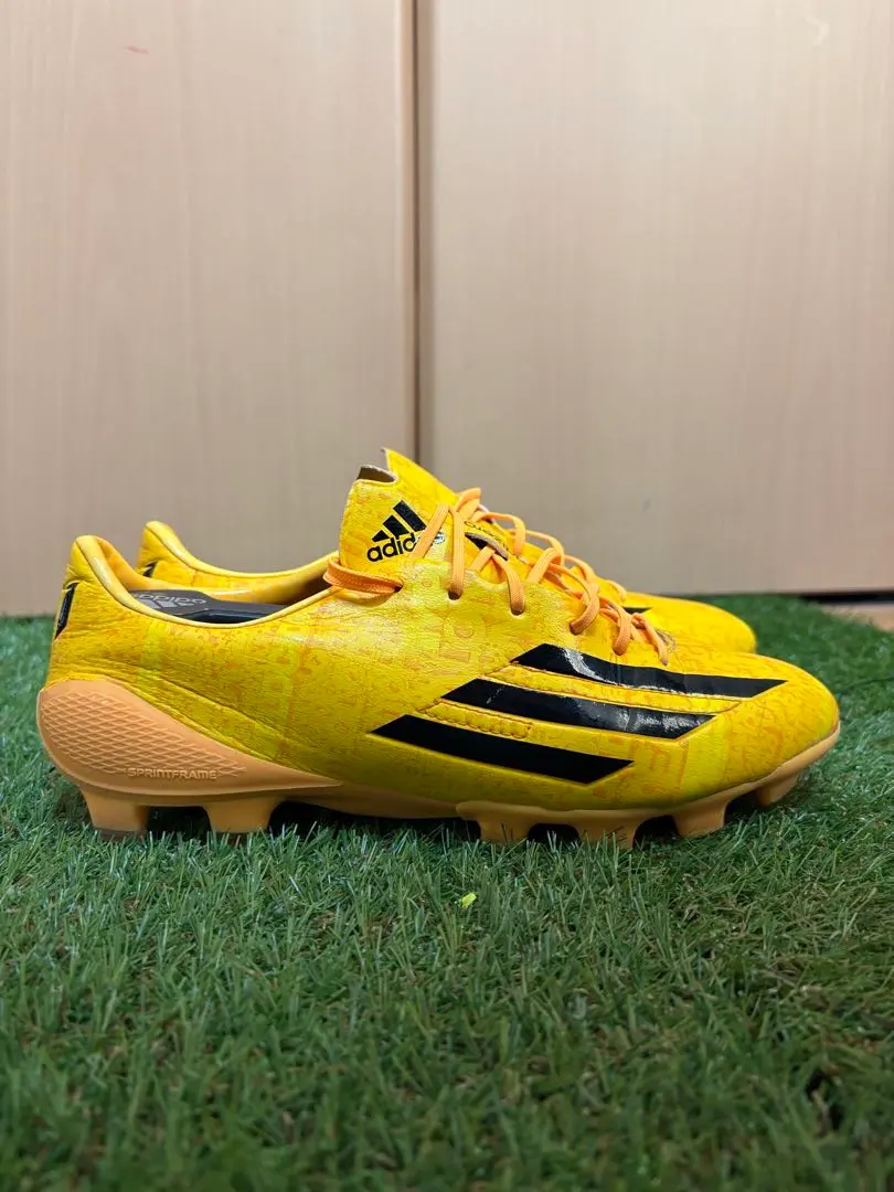 2026年最新】f50 アディゼロ メッシの人気アイテム - メルカリ