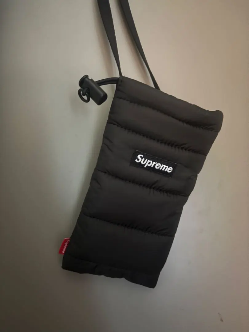 2026年最新】supreme puffer neck pouchの人気アイテム - メルカリ