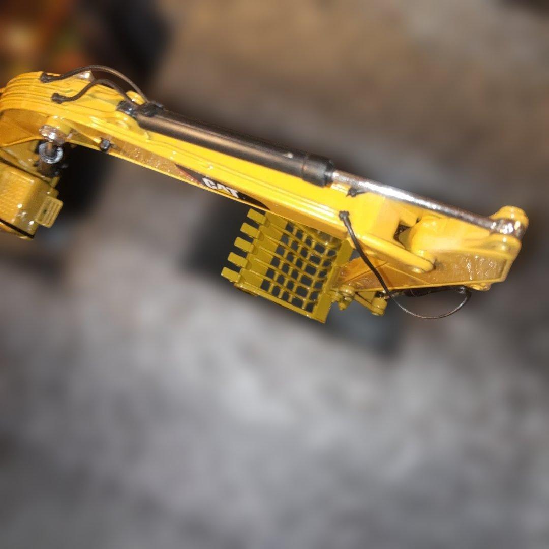 キャタピラー建機 CAT 320F L スケルトンバケット1/50