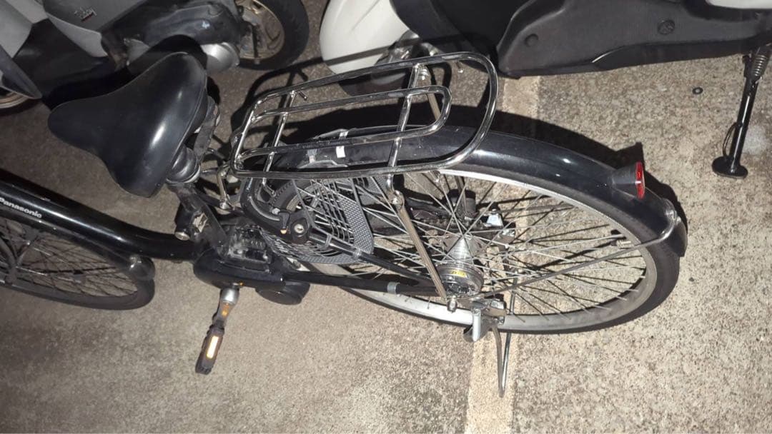 電動アシスト自転車 前カゴ付きバッテリー容量100%長押し5点灯
