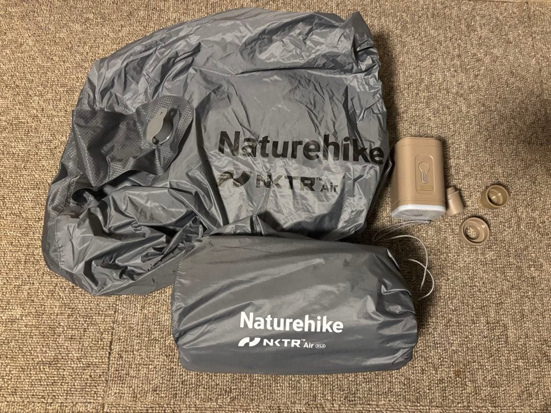 ネイチャーハイク エアーマット マミー型R値5.8 電動ポンプセット ・色