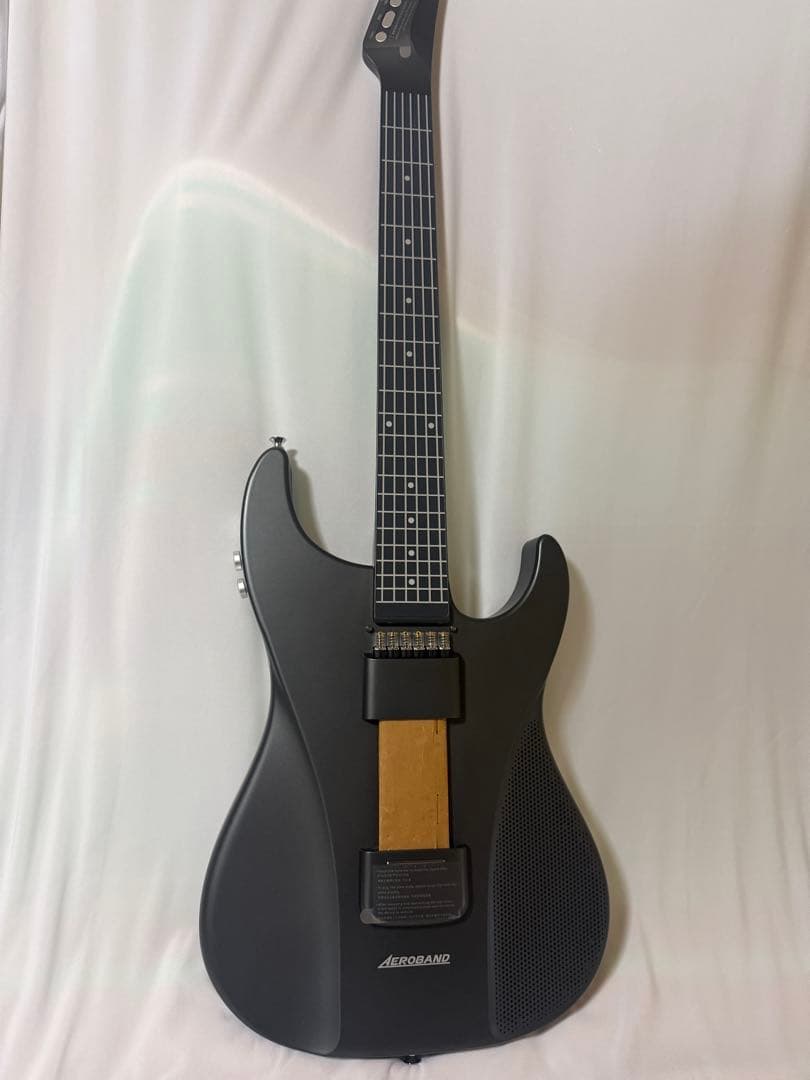 AEROBAND エレキギター マットブラック Amazon.com: AeroBand Guitar Smart Guitar With Silicone Strings
