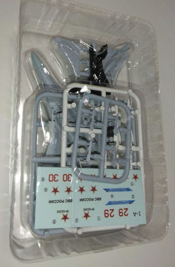 エフトイズ 1/144 MIG-29 フルクラム 3機セット