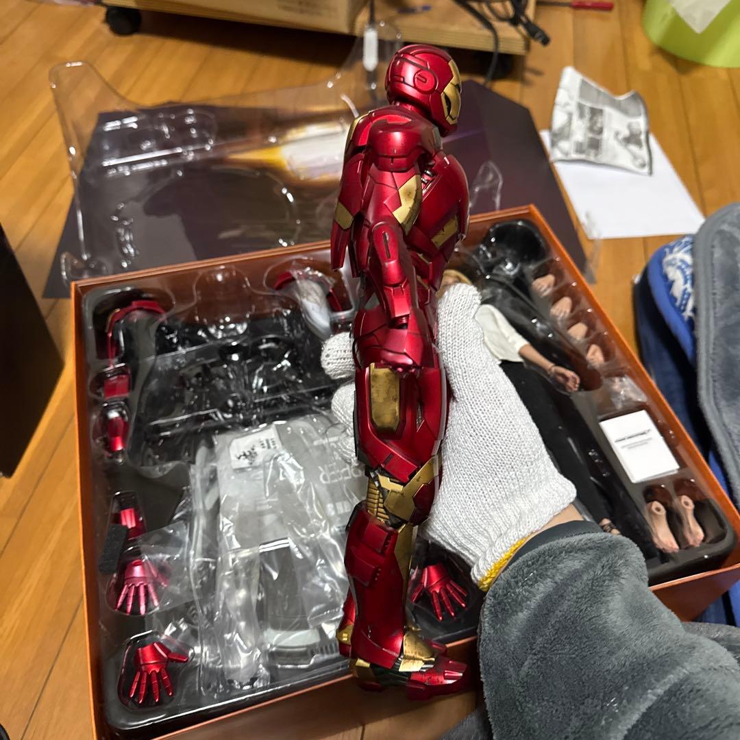 アイアンマン ペッパーポッツ& Mark IX ホットトイズフィギュア