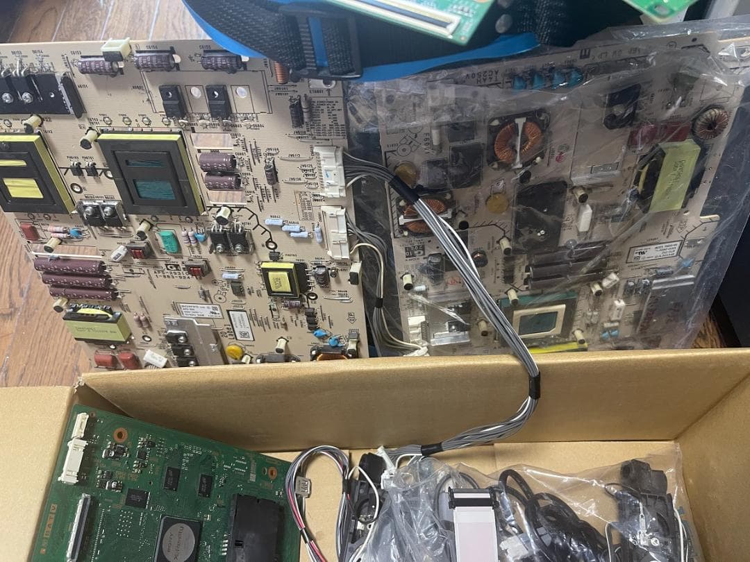 送無☆ソニー☆テレビKDL-40EX720とKDL-32EX720から基板一式 - メルカリ