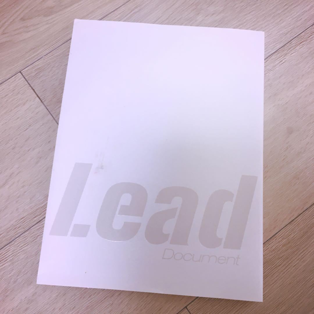 Lead 直筆生サイン入り写真集 Document