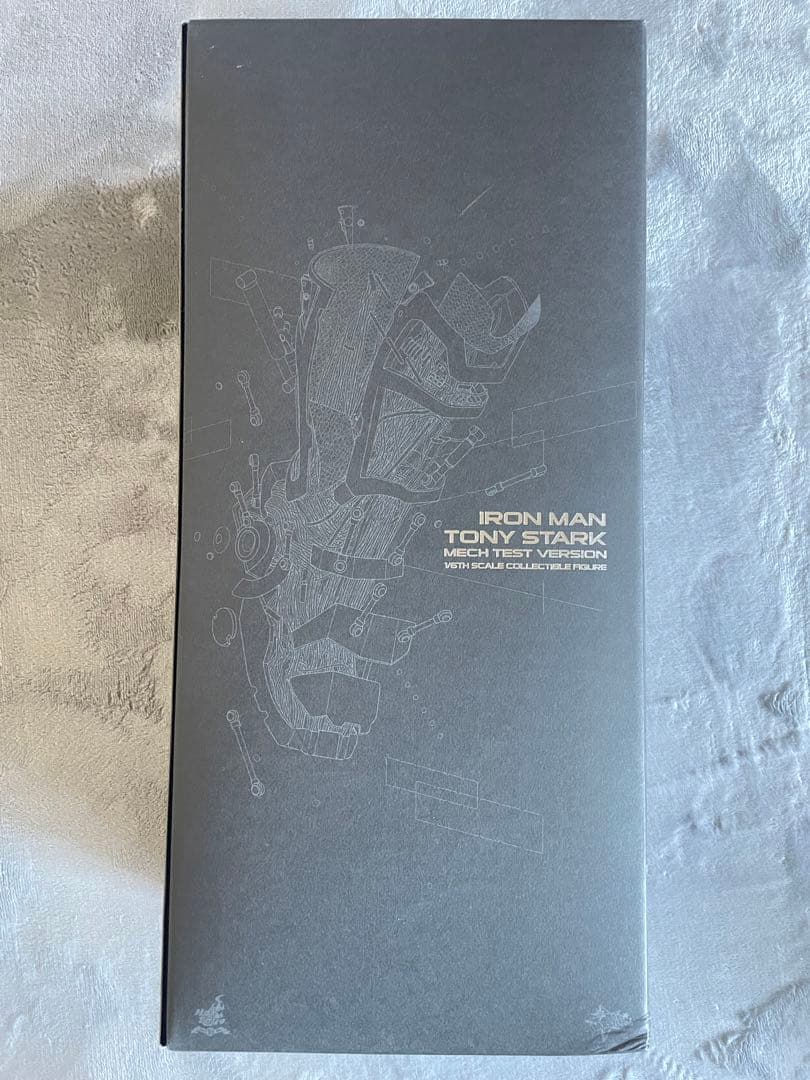 トニー・スターク（メカテスト版）　アイアンマン　１／６スケールフィギュア