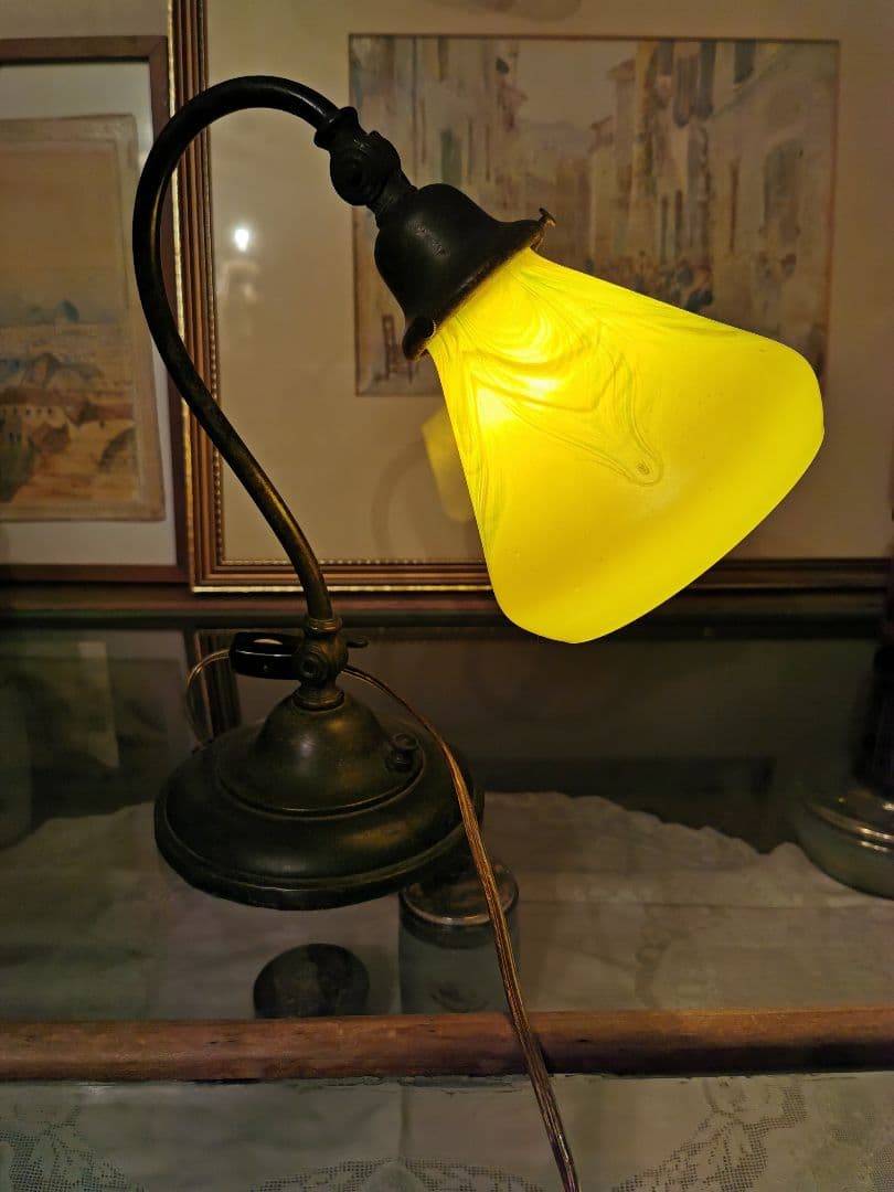 追加画像：アンティーク 玉虫黄色&翠&乳白&桜 ファブリル系ガラス