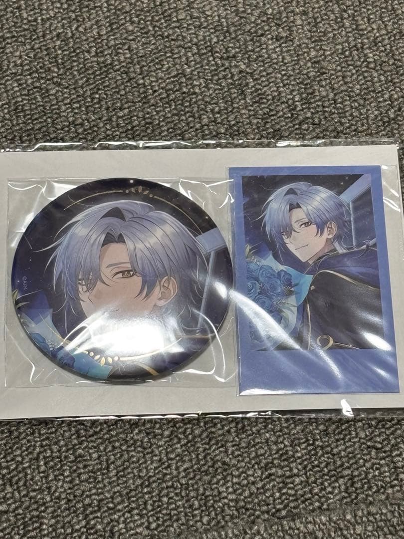 ミラン・ケストレル バースデー缶バッジ チェキ風カードセット - メルカリ