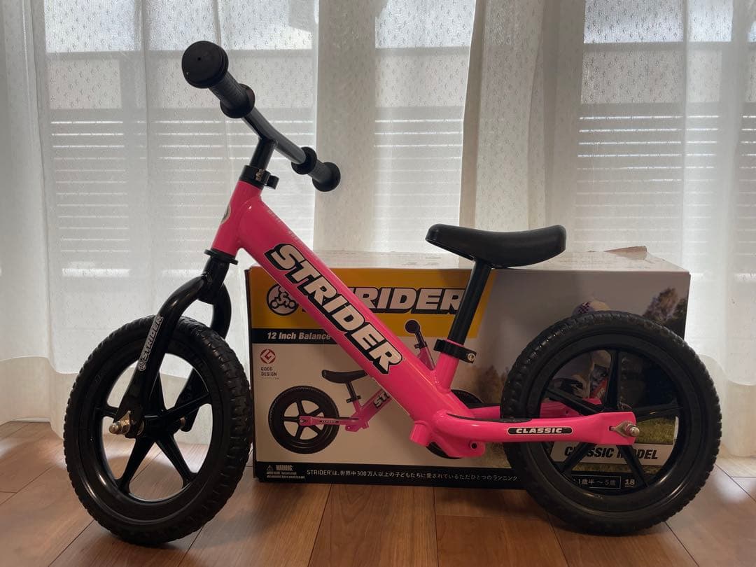 【極美品】ストライダー　STRIDER　クラシック　12インチ　ピンク　美品 美品】STRIDER ストライダー 12インチ ピンク 人気カラー 女の子用