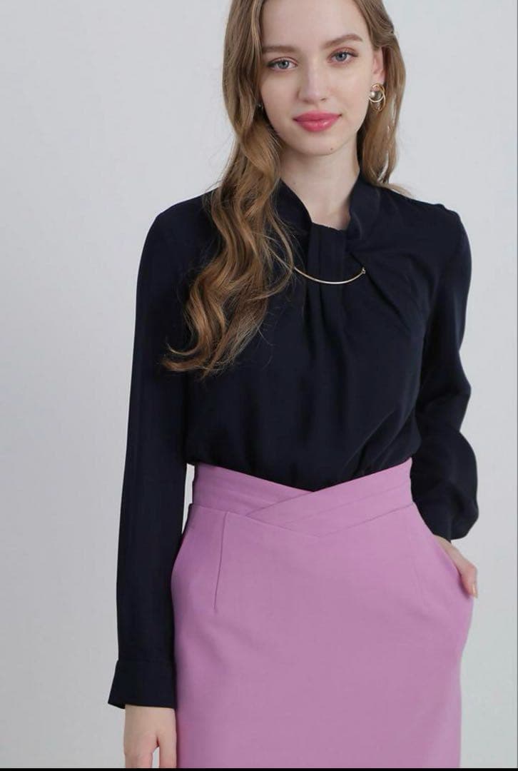 ピンキーアンドダイアン◇メタルバータックブラウス ネイビー 38